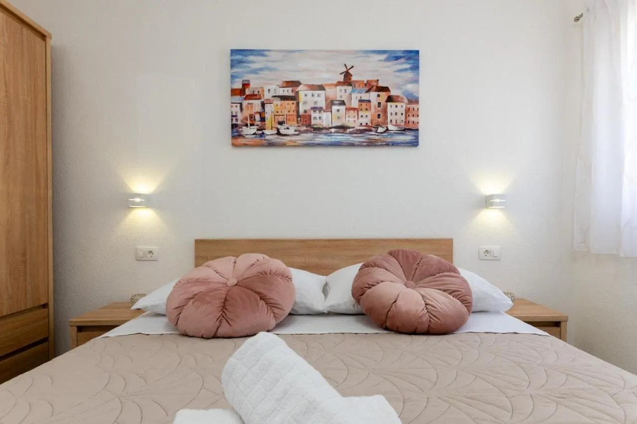 Apartment Vuletin Kastela