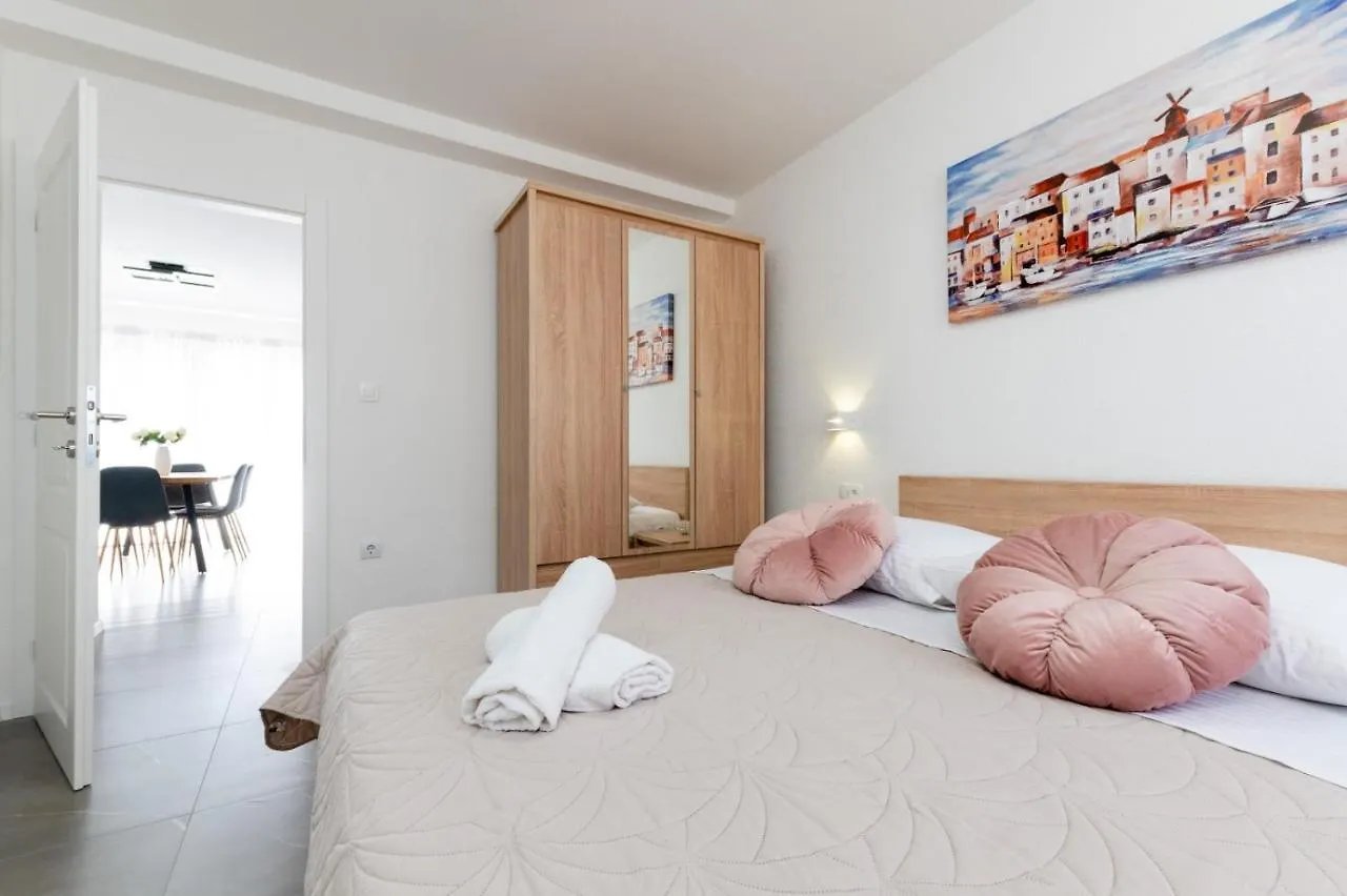 Apartment Vuletin Kastela