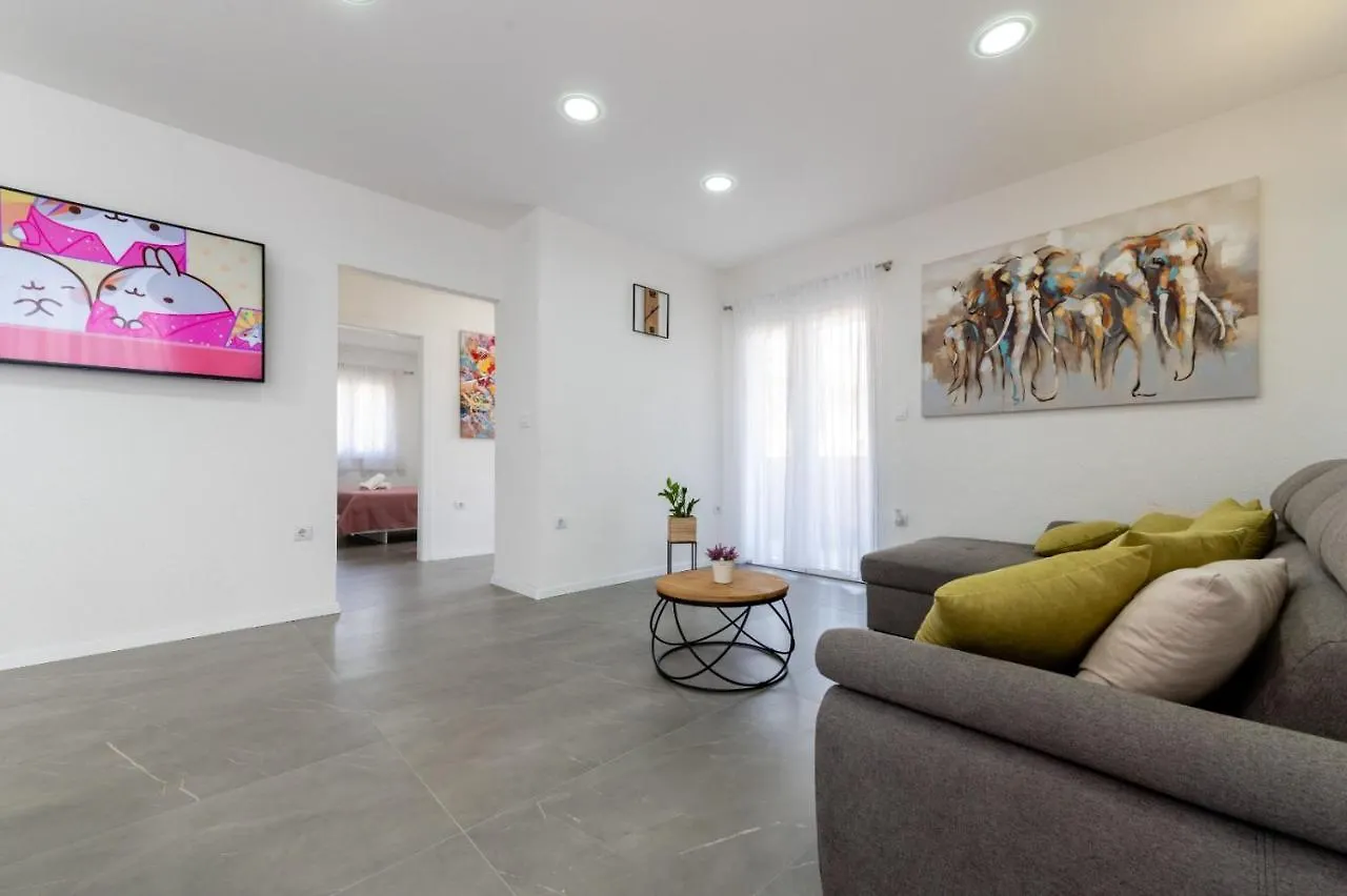 Apartment Vuletin Kastela Croatia