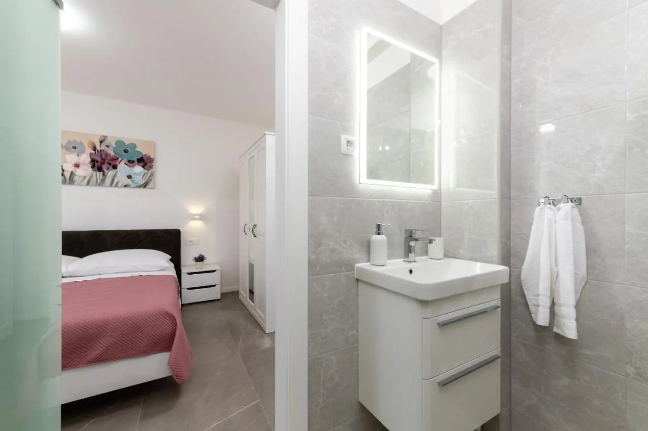 Apartment Vuletin Kastela