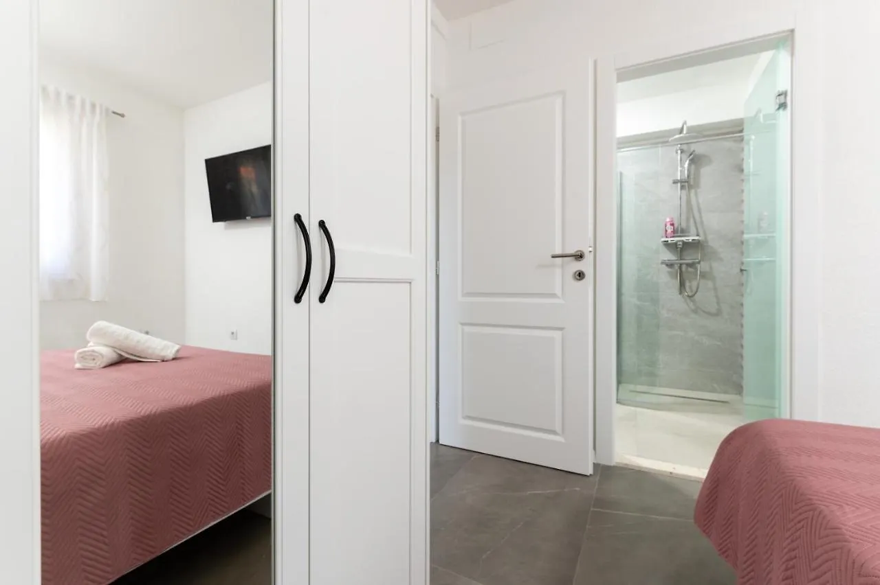 Apartment Vuletin Kastela Croatia