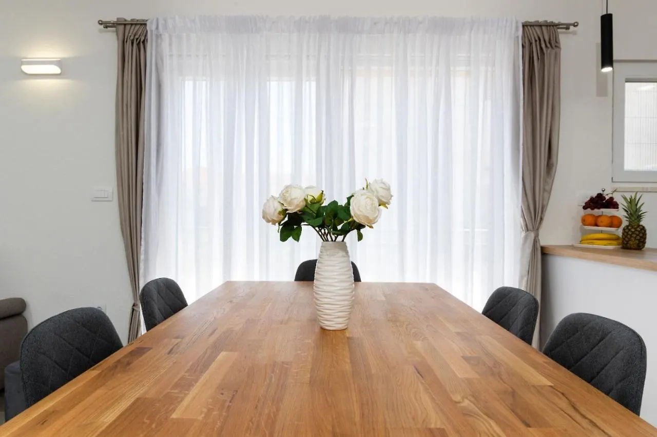Apartment Vuletin Kaštela
